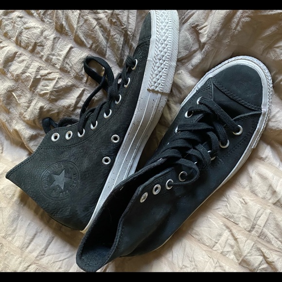 Suede Leather Converse / Chuck Taylor HighTops - WM 9; MN 7; EU 40 - Picture 1 of 5